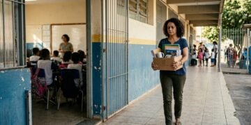 O momento da dispensa reduziu de forma concreta as opções de recolocação
