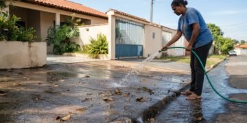 Poucos minutos por dia podem representar milhares de litros desperdiçados