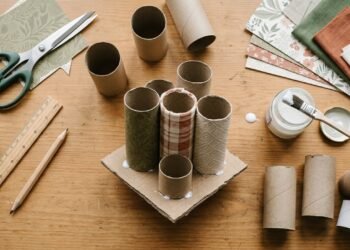 Não jogue fora os tubos de papel higiênico: veja como transformá-los em uma bela decoração para a mesa