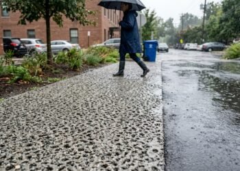 Concreto permeável devolve parte da chuva ao solo