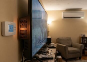 O sensor pode interpretar o calor de outro aparelho como se todo o ambiente estivesse mais quente