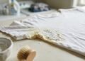 Como eliminar manchas de suor das camisetas