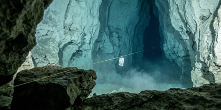 Caverna Molnár János sob Budapeste