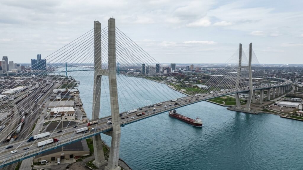 Ponte de 2,5 km liga Canadá e Estados Unidos