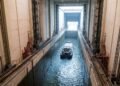 Como o elevador de navios das Três Gargantas ergue embarcações dentro de uma caixa d’água
