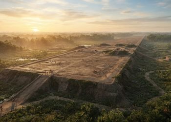 O desenho da construção parece transformar ideias sobre o cosmos em uma estrutura visível na paisagem