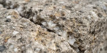 A composição do material ajuda a explicar por que algumas estruturas romanas resistiram por tantos séculos