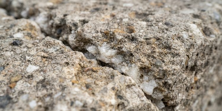 A composição do material ajuda a explicar por que algumas estruturas romanas resistiram por tantos séculos