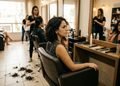 Fotos feitas antes e depois do corte ajudam a demonstrar a diferença entre o comprimento inicial e o resultado