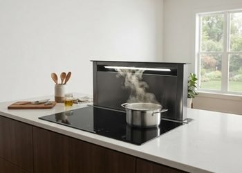 O equipamento fica escondido quando não está em uso e sobe próximo à área de cocção