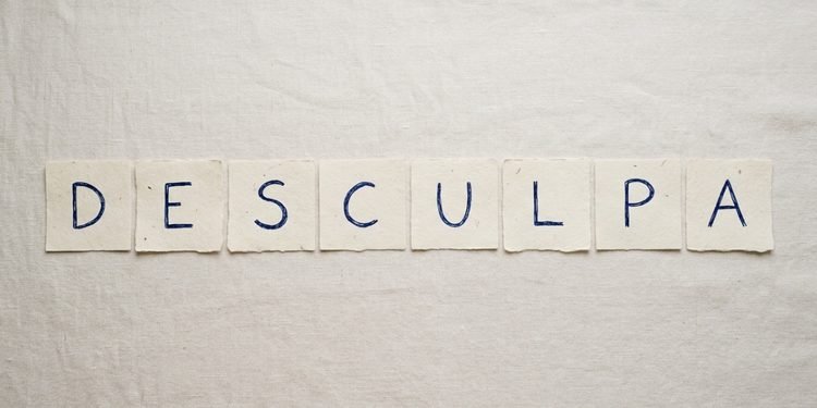 O pedido constante de desculpas pode aparecer até em situações nas quais não existe responsabilidade real