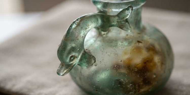 O recipiente permaneceu fechado por séculos e preservou um conteúdo que ainda pode ser estudado