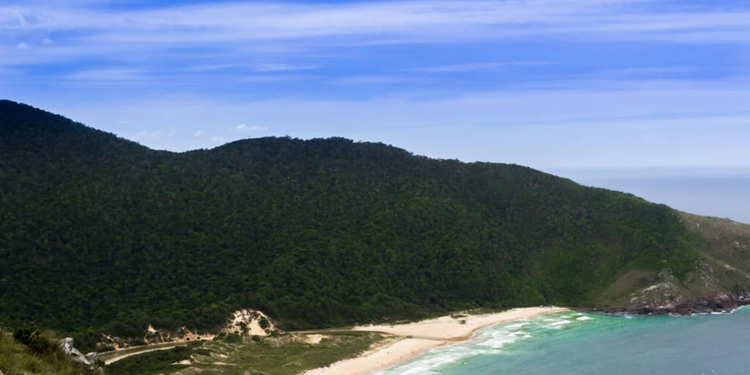 Lagoinha do Leste, praia de Florianópolis - Créditos: Wikipedia / Wikimedia Commons