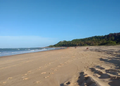 Baía Formosa reúne praias, falésias e mar aberto - Créditos: Wikipedia / Wikimedia Commons