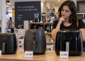 A alternativa intermediária pode parecer um equilíbrio entre gastar pouco demais e pagar mais do que o necessário