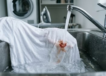 O calor pode tornar a remoção mais difícil justamente quando a intenção era facilitar a lavagem