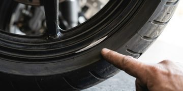 Fotos anteriores ao serviço podem ajudar a comparar o estado da roda antes e depois da troca