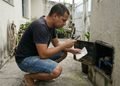 Um problema quase invisível pode provocar desperdício de água durante o dia inteiro.