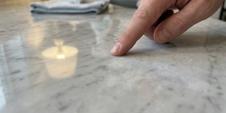 Um produto comum na cozinha pode causar danos que nem sempre são fáceis de corrigir.