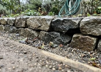 Pedra seca para muretas decorativas com limites de segurança