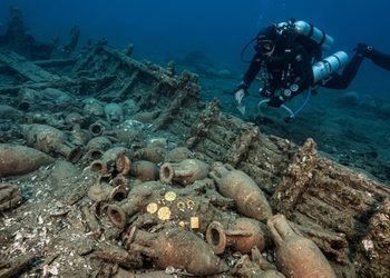 O conjunto de objetos valiosos ajuda a levantar hipóteses sobre quem estava a bordo da embarcação
