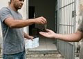 O termo de entrega das chaves ajuda a registrar a data em que o antigo morador deixou o imóvel
