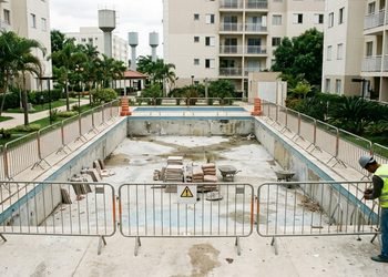 A falta de isolamento em uma área de obras foi um dos pontos centrais da disputa.